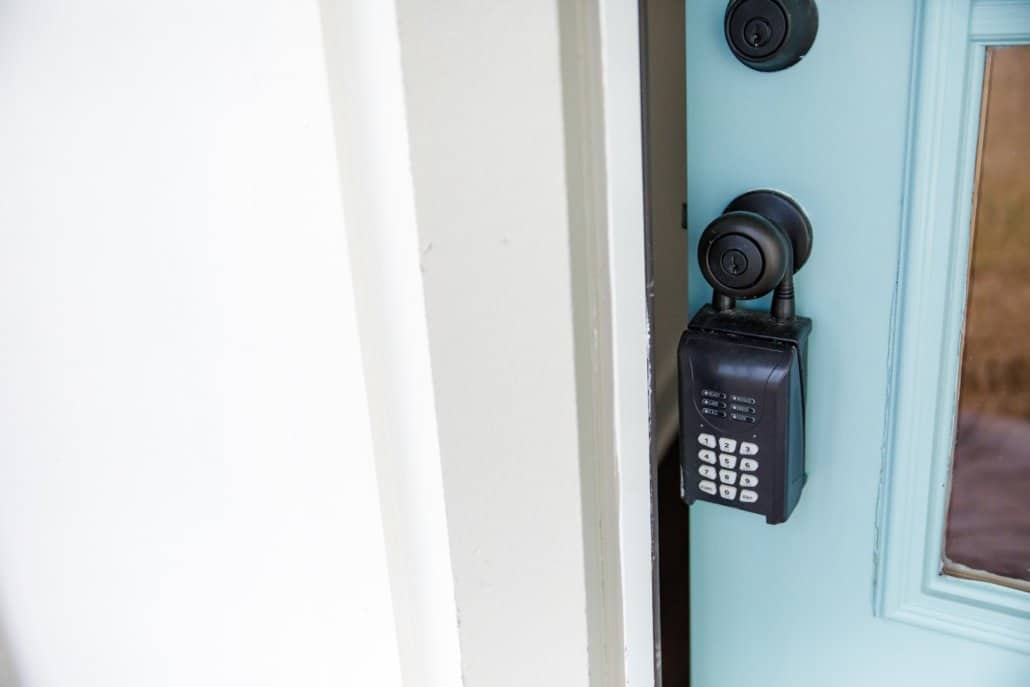 Caja de seguridad para llaves Airbnb: Cómo ofrecer el auto check-in a tus  huéspedes - iGMS ES